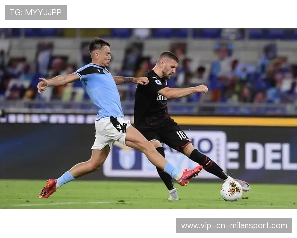 AC米兰—雷比奇背身拿球制造空当 AC米兰—雷比奇背身拿球制造空当