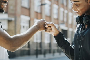 NBA球员比赛中非语言沟通方式及战术作用，nba说话