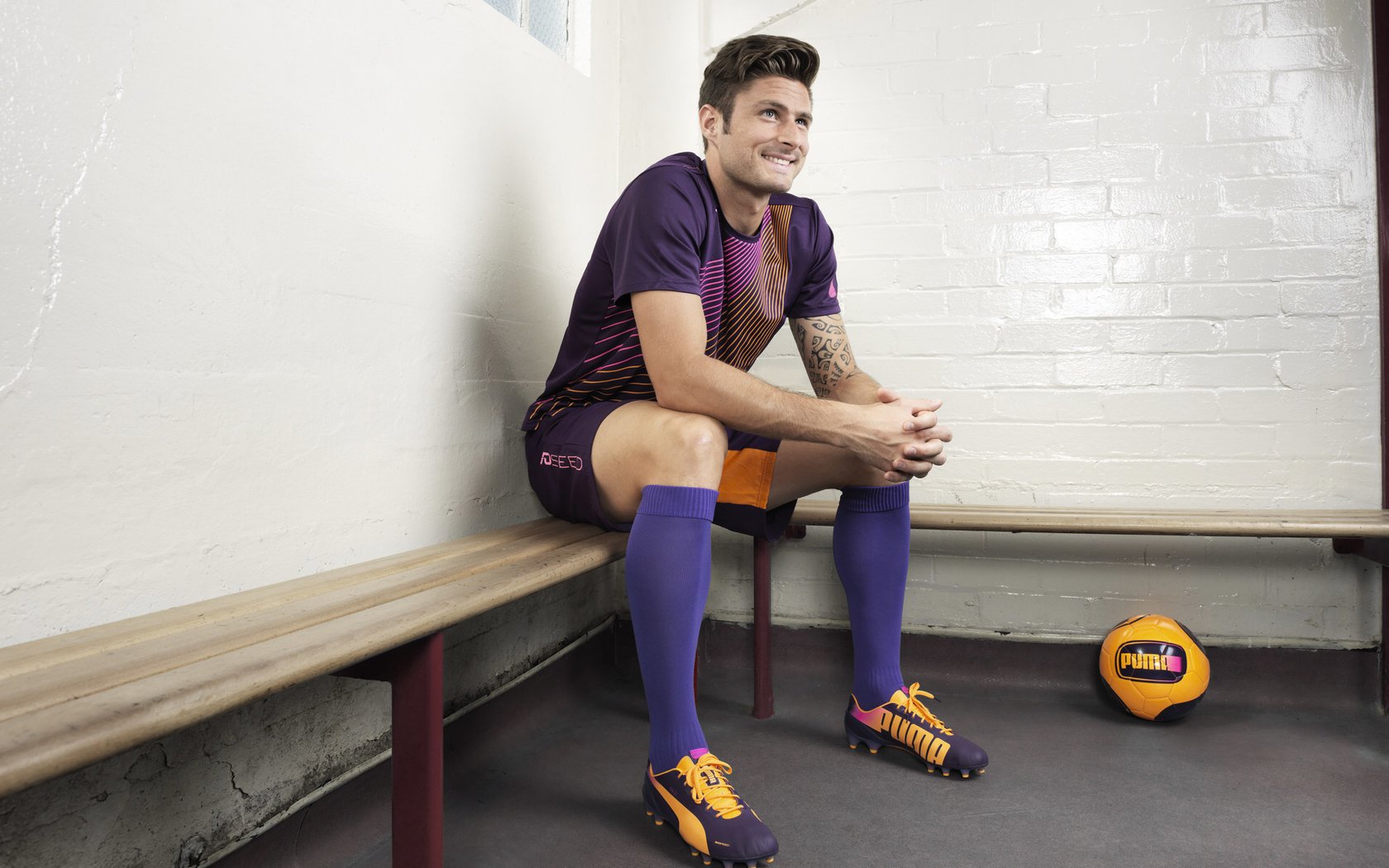 约翰·恩多耶-布鲁阿尔沉着冷静夺得佳绩，约翰·布鲁诺